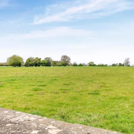 1 Bed In Crakehall Oc-O30357 Holiday home Crakehall