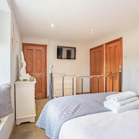 1 Bed In Crakehall Oc-O30357 Holiday home *