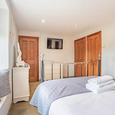 1 Bed In Oc-o30357